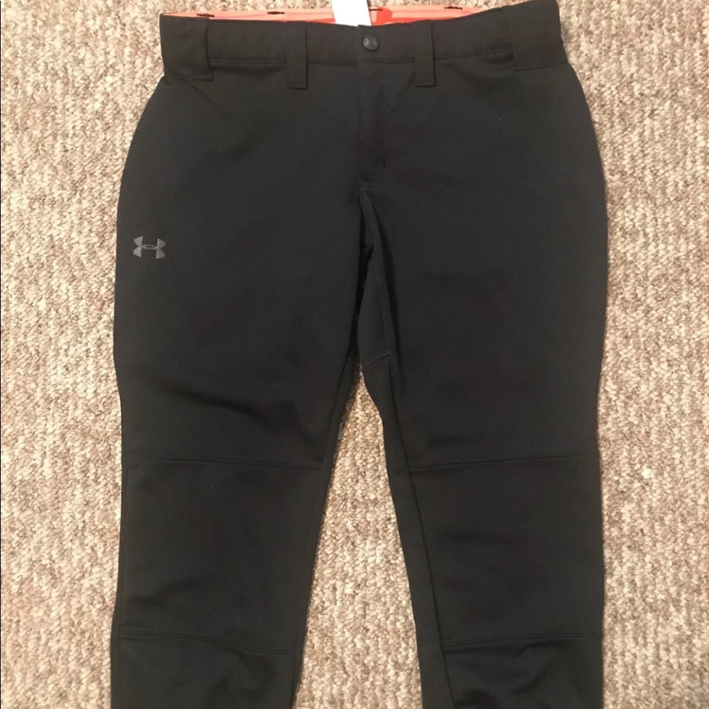 Woman’s Under Armour cropped Softball pants